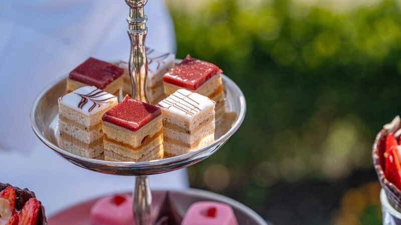 Feine Petit Four, frisch aus der Schlossküche. – Bild: ORF/Produktion West/Kreativlösung/Gerald Prüller Feine Petit Four, frisch aus der Schlossküche. – Bild: ORF/Produktion West/Kreativlösung/Gerald Prüller