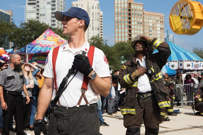 Chicago Fire Staffel 8 Folge 3 Jesse Spencer als Matthew Casey, Eamonn Walker als Chief Wallace Boden SRF/​NBC Universal – Bild: SF2