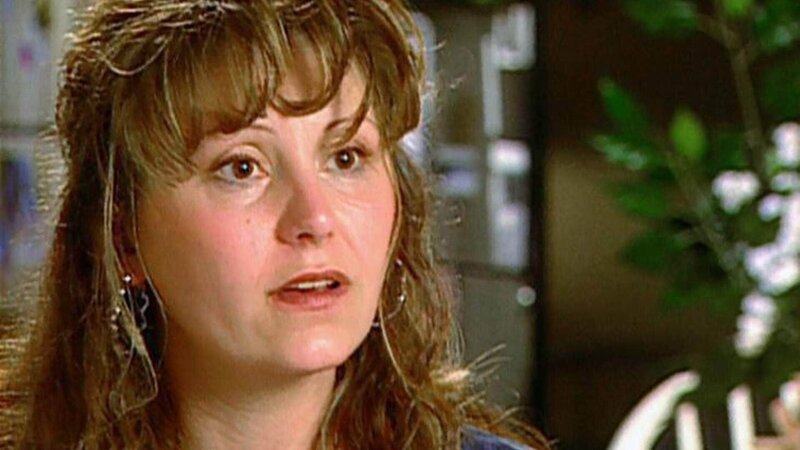 Im Oktober 1992 beschuldigt Candice ihren Arzt, sie in seiner Praxis unter Drogen gesetzt und sexuell missbraucht zu haben. Niemand glaubt ihre Geschichte. – Bild: MG RTL D
