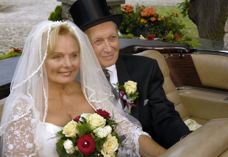 Mamas Flitterwochen – Bild: „ARD Degeto/​ARD Degeto/​Britta Krehl