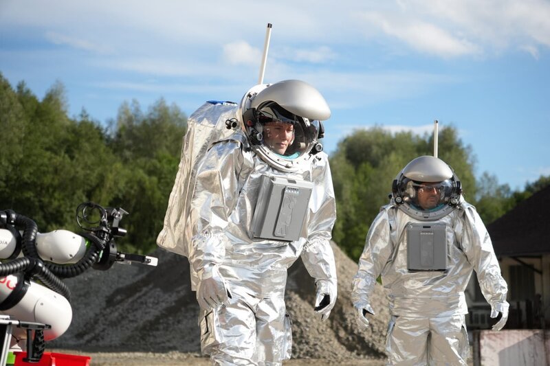 Die Analog-Astronauten Anika Mehlis und Simone Paternostro. – Bild: ÖWF/Arnaud Decker Die Analog-Astronauten Anika Mehlis und Simone Paternostro. – Bild: ÖWF/Arnaud Decker