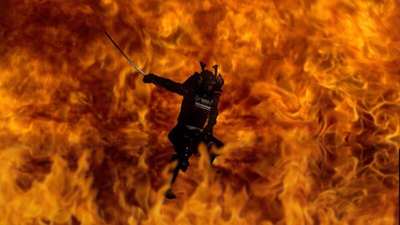 Ein Samurai-Krieger springt im Kampf heldenhaft durch die Flammen. – Bild: Adrian Wyer /​ National Geographic Channel