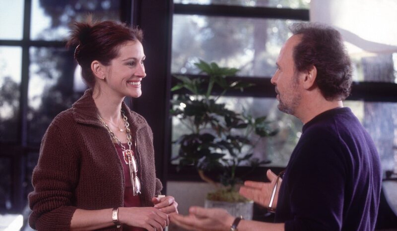 Die „Operation Versöhnung“ beginnt. Kiki (Julia Roberts, l.) und Lee (Billy Crystal, r.) haben alle Hände voll zu tun, um die beiden Streithähne wieder zusammenzubringen … – Bild: 2004 Senator Film, alle Rechte vorbehalten. Lizenzbild frei