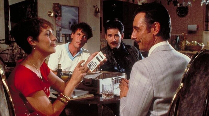 v.l.: Wanda Gershwitz (Jamie Lee Curtis), Ken Pile (Michaelm Palin), Otto (Kevin Kline) und George Thomason (Tom Georgeson) – Bild: port.hu