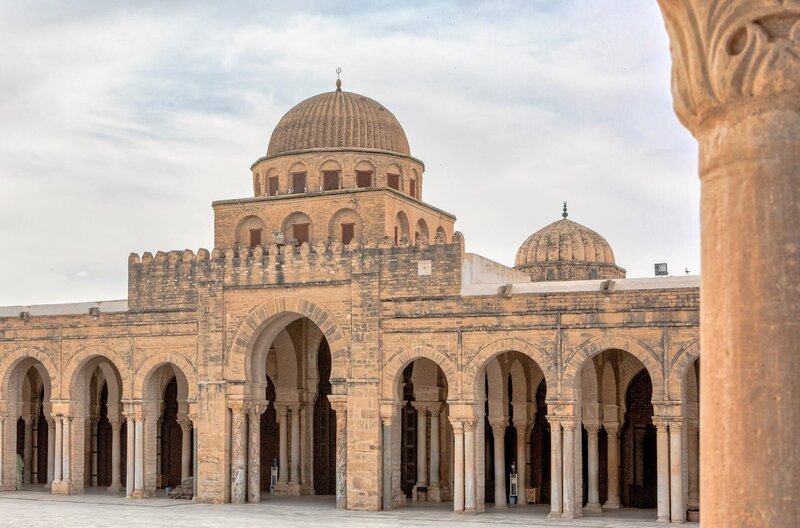 Die große Moschee von Kairouan: nach Mekka, Medina und Jerusalem die viertheiligste Stätte des Islams – Bild: Bea Müller /​ © Bea Müller/​Bea Müller