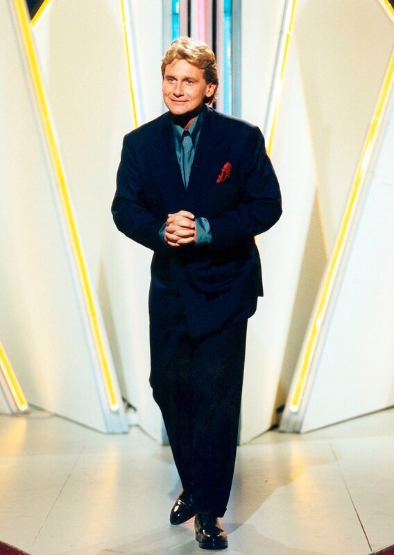 Der Sänger und Schauspieler Rainhard Fendrich moderierte das "Herzblatt" 1993 - 1997. – Bild: BR/​Foto Sessner