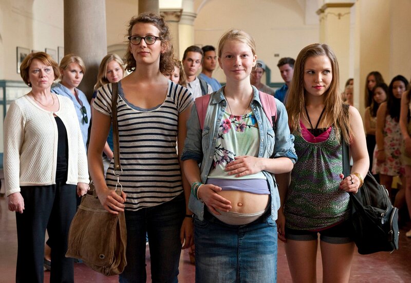 Mona kriegt ein Baby – Bild: HR/​Degeto/​RBB/​Britta Krehl