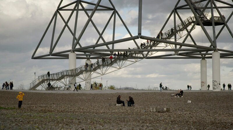  Tetraeder auf der Halde an der Beckstraße in Bottrop. – Bild: WDR/​2Pilots Filmproduction /​ WDR Kommunikation/​Redaktion Bild