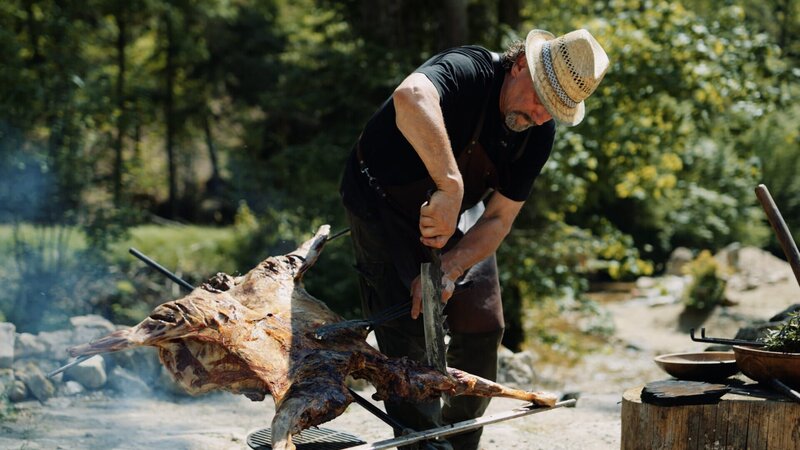 Glück am Grill – Bild: Thomas Beckmann /​ Eckert Film /​ ServusTV