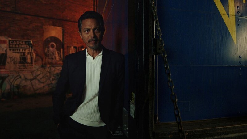 Benjamin Bratt als Cliff Legrand – Bild: Peacock TV LLC