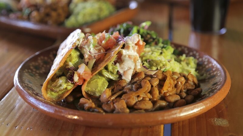 Crispy Nopalitio Tacos as Served at Café Tumerico in Tucson, Arizona as seen on Food Network’s Diners, Drive-Ins and Dives episode 2807. – Bild: Television Food Network, G.P.
