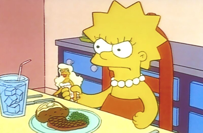 Die Simpson 00000 Lisa ist verärgert über die dumpfbackigen Sätze, die sie sich von ihrer langersehten Malibu-Stacy-Puppe anhören muss. – Bild: PR7; ProSieben Media AG