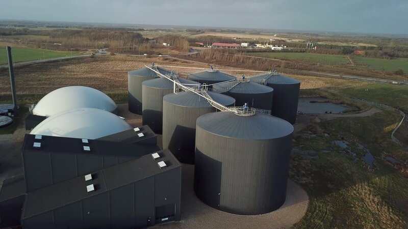 Dänemarks Energienetz hat den weltweit größten Anteil an Biogas. Schon 2034 will man vollständig von Gasimporten unabhängig werden – mit Gülle aus Schweine- und Kuhställen. – Bild: Hartmut Idzko
