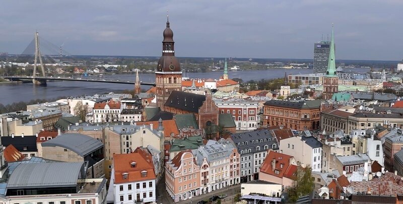 Die Innenstadt von Riga. – Bild: Alex Goldgraber /​ BR
