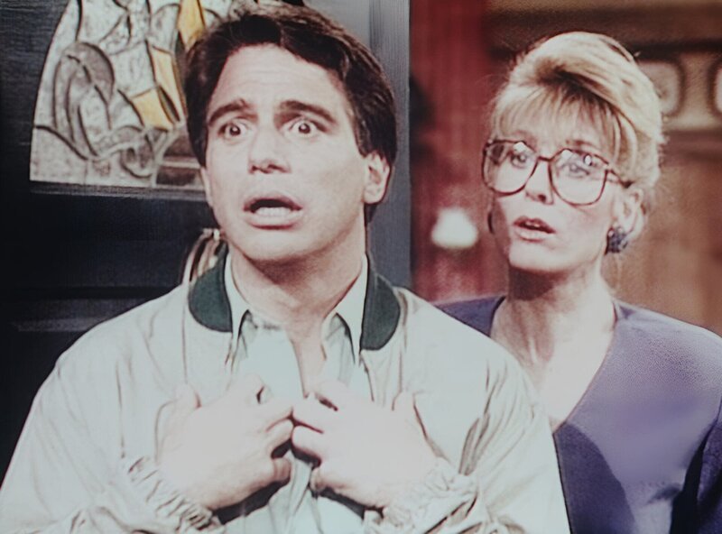 Tony (Tony Danza, l.) und Angela (Judith Light, r.) staunen nicht schlecht über ihren Zögling. – Bild: Columbia