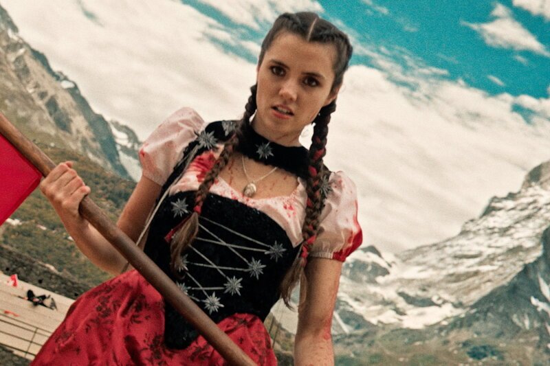 Mad Heidi Alice Lucy als Heidi SRF/​Swissploitation Films – Bild: SRF/​Swissploitation Films