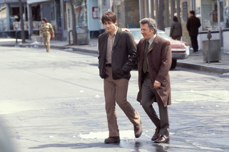Joe Nast (Jake Gyllenhaal) und Ben Floss (Dustin Hoffman) – Bild: KINW