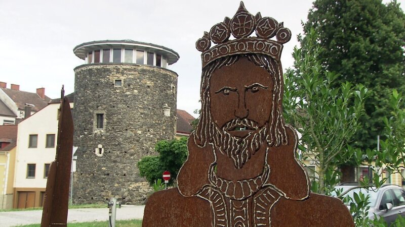 „Sonnwendfeuer im Nibelungengau“, Es ist ein alljährliches Spektakel an den Donauufern des berühmten Nibelungengaues: Rund um die Sommersonnenwende entzünden die Menschen spektakuläre Feuer, die die Dämmerung erhellen und wie Signalfeuer zum Himmel hin brennen. Der uralte Brauch des Sonnwendfeuers wird hier von den Menschen mit großer Hingabe gelebt. Heimat Österreich porträtiert diese Region und zeigt die Ausformungen dieser sommerlichen Tradition. SENDUNG: ORF3 – MI – 20.06.2018 – 20:15 UHR. – Veroeffentlichung fuer Pressezwecke honorarfrei ausschliesslich im Zusammenhang mit oben genannter Sendung oder Veranstaltung des ORF bei Urhebernennung. – Bild: ORF/​EMB