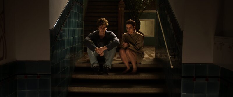 Alice (Kirsten Suckow) und Moritz (Max Bretschneider). – Bild: Rebecca Meining /​ BR, Südhang Films, Paul Thiltges Distributions, Hochschule für Fernsehen und Film München