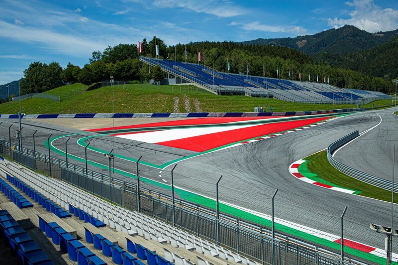 Panoramic view of Red Bull Ring. The Red Bull Ring is a motorsport race track in Spielberg, Styria, Austria, August 15 2019 – Bild: Shutterstock /​ Clari Massimiliano /​ Editorial use only