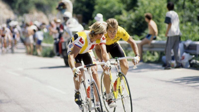 Rad an Rad mit dem ärgsten Rivalen, v.li.: Lauren Fignon und Greg LeMond – Bild: SRF/​Offside/​L’Equipe