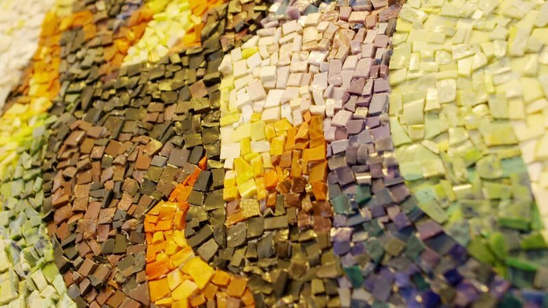 Mosaik. – Bild: ZDF und ORF/GS FILM. Mosaik. – Bild: ZDF und ORF/GS FILM.
