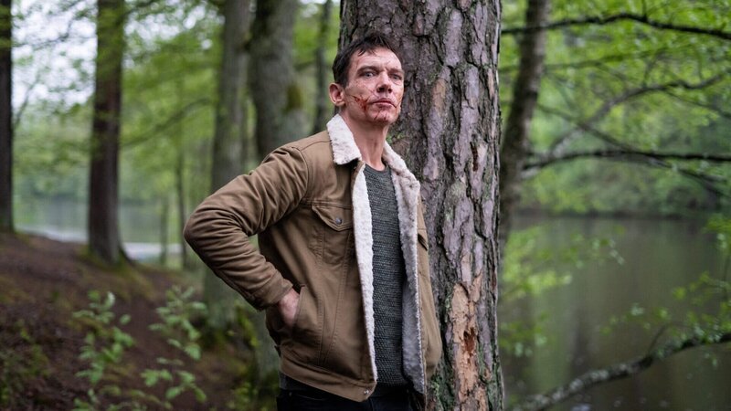 Der nette Nachbar Robert (Jonathan Rhys Meyers) entpuppt sich letztlich als Psychopath. – Bild: ZDF und Janis Pipars./Janis Pipars Der nette Nachbar Robert (Jonathan Rhys Meyers) entpuppt sich letztlich als Psychopath. – Bild: ZDF und Janis Pipars./Janis Pipars