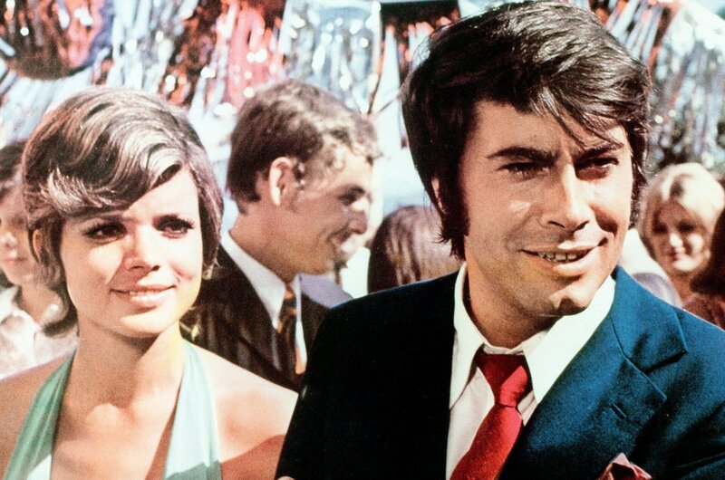 Hochwürden drückt ein Auge zu – Bild: ORF/​LISA-Film