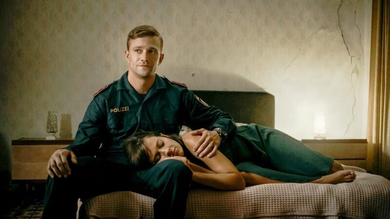 Martin (Michael Steinocher), Mona (Henrietta Rauh) – Bild: ORF/Superfilm Martin (Michael Steinocher), Mona (Henrietta Rauh) – Bild: ORF/Superfilm