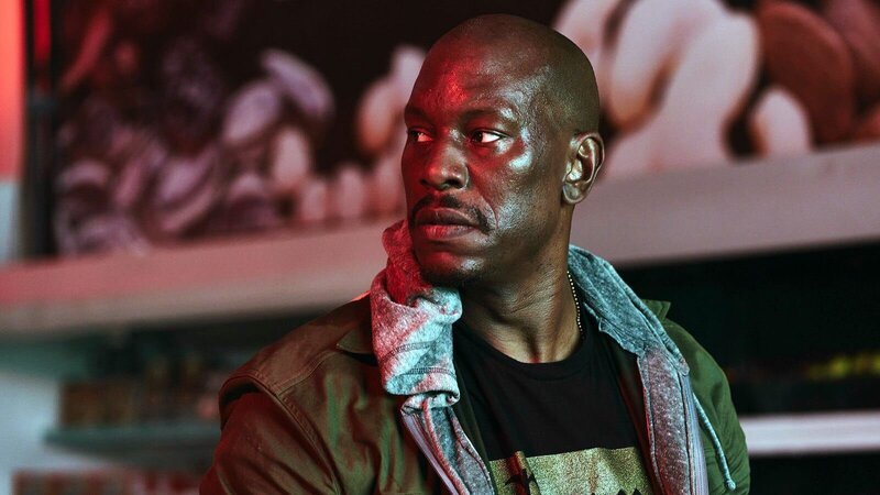 Ex-Marine Kyle (Tyrese Gibson) muss Geiseln aus der Hand von Terroristen befreien. – Bild: RTL Zwei