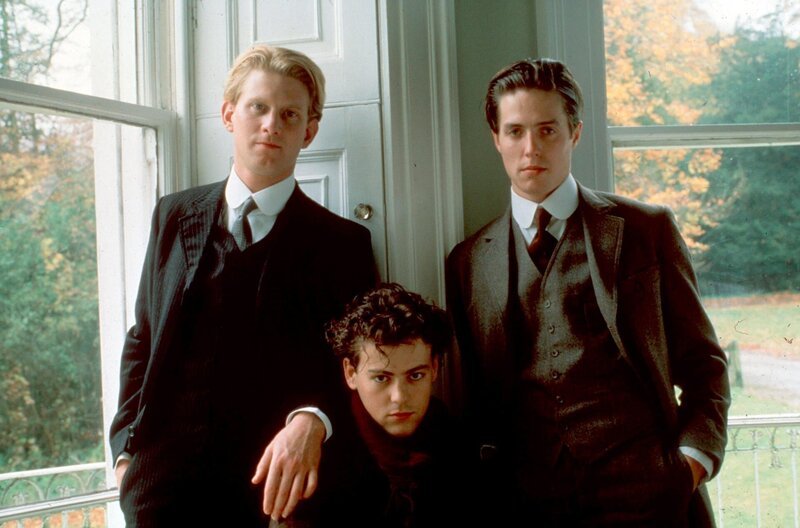 v.l.n.r. Maurice (James Wilby), Alec (Rupert Graves) und Clive (Hugh Grant). – Bild: WDR/​1987 Maurice Productions Limited