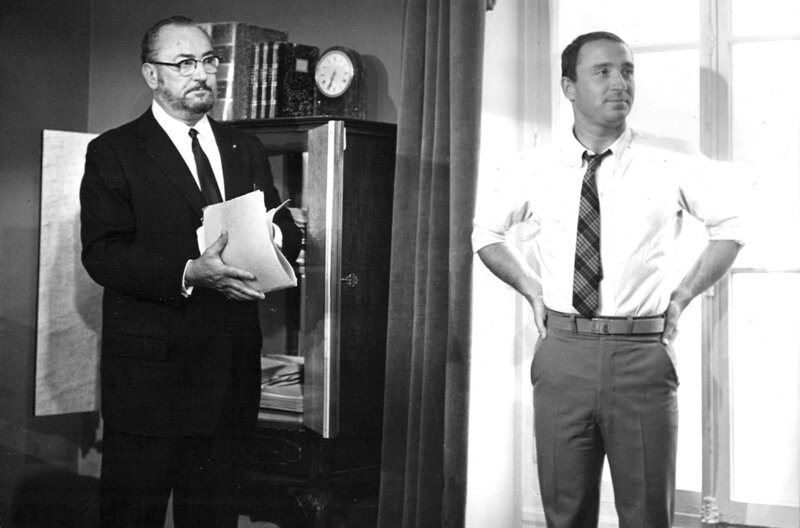 Lucky Jo – Bild: 1964 Productions J. Roitfeld/​Claude Lecomte /​ Kommissar Loudéac (Pierre Brasseur, li.) und sein Sohn (Claude Brasseur, re.) wollen den Fall aufklären.