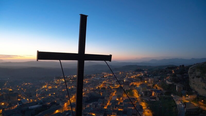 Über den Dächern von Corleone (Sizilien). – Bild: © ZEK Productions / © ZEK Productions Über den Dächern von Corleone (Sizilien). – Bild: © ZEK Productions / © ZEK Productions