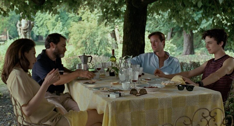 Amira Casar (Mrs. Annela Perlman), Michael Stuhlbarg (Mr. Perlman), Armie Hammer (Oliver), Timothée Chalamet (Elio Perlman). – Bild: Frenesy Film Company SRL and La Cinefacture SARL Amira Casar (Mrs. Annela Perlman), Michael Stuhlbarg (Mr. Perlman), Armie Hammer (Oliver), Timothée Chalamet (Elio Perlman). – Bild: Frenesy Film Company SRL and La Cinefacture SARL
