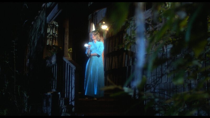 Karen White (Dee Wallace) – Bild: 1981 STUDIOCANAL. ALL RIGHTS RESERVED. Lizenzbild frei Karen White (Dee Wallace) – Bild: 1981 STUDIOCANAL. ALL RIGHTS RESERVED. Lizenzbild frei