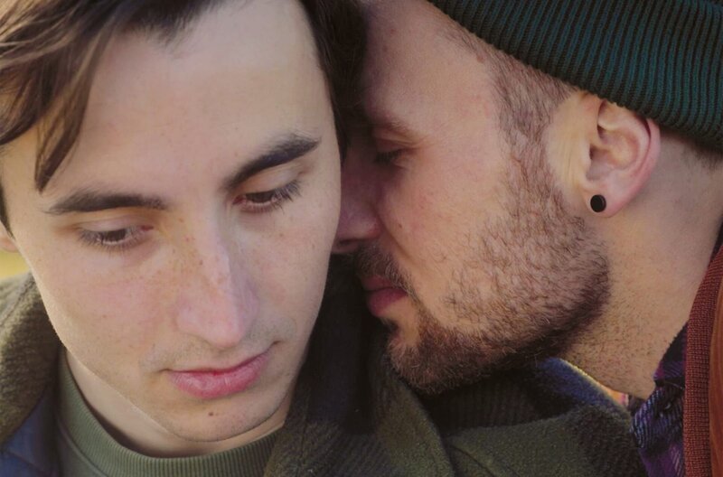 Zarte Annäherung: Bartek (Jan Hrynkiewicz, links) und Dawid (Paweł Tomaszewski, rechts) fühlen sich zueinander hingezogen. Weiteres Bildmaterial finden Sie unter www.br-foto.de. – Bild: Salzgeber & Co. Medien GmbH/Jakub Sztuk Zarte Annäherung: Bartek (Jan Hrynkiewicz, links) und Dawid (Paweł Tomaszewski, rechts) fühlen sich zueinander hingezogen. Weiteres Bildmaterial finden Sie unter www.br-foto.de. – Bild: Salzgeber & Co. Medien GmbH/Jakub Sztuk