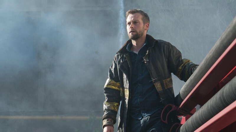 Sean McCaffrey (Joe Anderson) Die Verwendung des sendungsbezogenen Materials ist nur mit dem Hinweis und Verlinkung auf RTL+ gestattet.; Sean McCaffrey (Joe Anderson) Die Verwendung des sendungsbezogenen Materials ist nur mit dem Hinweis und Verlinkung auf RTL+ gestattet. – Bild: RTL /​ © 2019 Universal Studios
