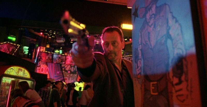 Der französische Polizist Hubert Fiorentini (Jean Reno) lässt auch in Tokyo nichts anbrennen. – Bild: Nitro Der französische Polizist Hubert Fiorentini (Jean Reno) lässt auch in Tokyo nichts anbrennen. – Bild: Nitro