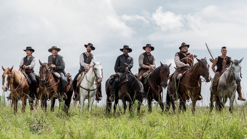 Von links: Billy Rocks (Byung-Hun Lee), Goodnight Robicheaux (Ethan Hawke), Vasquez (Manuel Garcia-Rulfo), Chisolm (Denzel Washington), Josh Faraday (Chris Pratt), Jack Horne (Vincent D’Onofrio) und Red Harvest (Martin Sensmeier) Die Verwendung des sendungsbezogenen Materials ist nur mit dem Hinweis und Verlinkung auf RTL+ gestattet. – Bild: 2016 Metro-Goldwyn-Mayer Pictures Inc. and Columbia Pictures Industries, Inc. All Rights Reserved. **ALL IMAGES ARE PROPERTY O