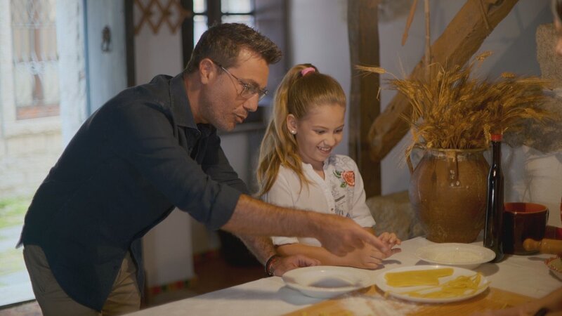 Vater Gino D’Acampo und Tochter Mia D’Acampo – Bild: RTL /​ © Studio Ramsay and All3Media int