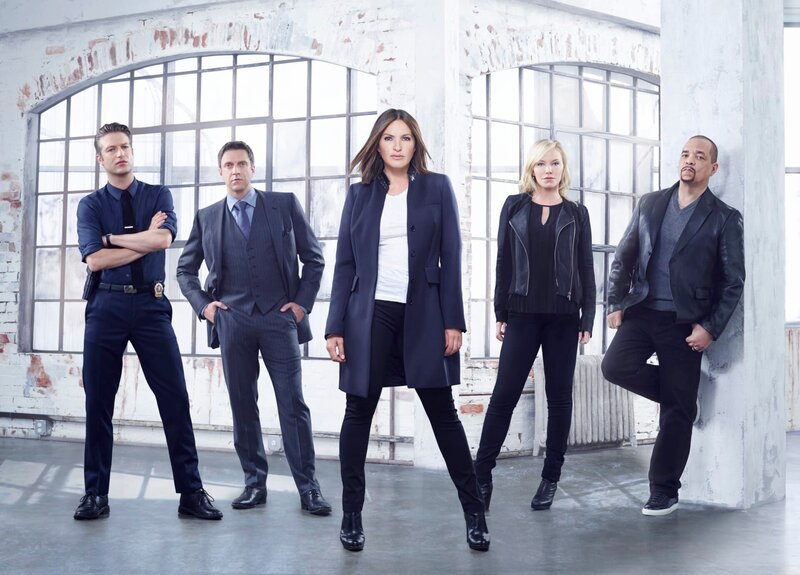 V.l.: Dominick „Sonny“ Carisi (Peter Scanavino), Rafael Barba (Raúl Esparza), Olivia Benson (Mariska Hargitay), Amanda Rollins (Kelli Giddish), Odafin ‚Fin‘ Tutuola (Ice-T) – Bild: 2015 NBCUniversal Media, LLC