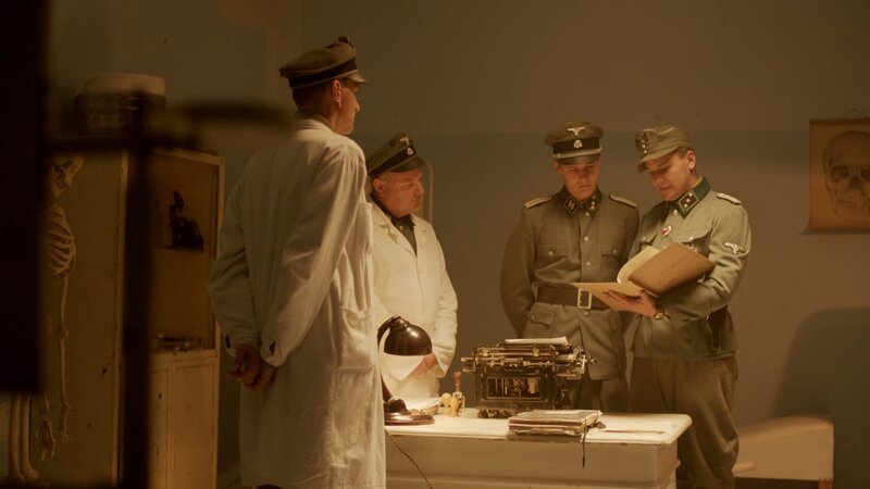 „Mengeles Erbe“: Nach der Evakuierung von Auschwitz führen Spuren des KZ-Arztes Mengele auch zu den Zittwerken. – Bild: ZDF und Andreas Sulzer./​Andreas Sulzer