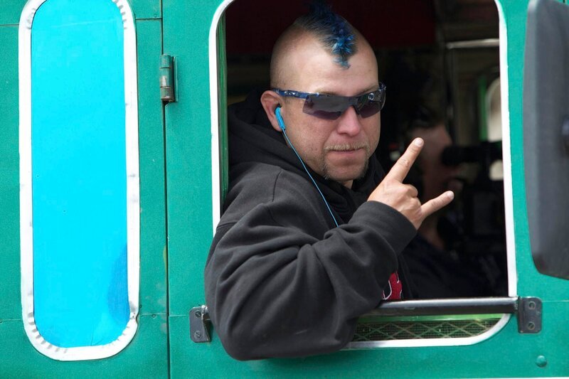 Ice Road Truckers Deadliest Roads EP Death Is A Blind Corner Away, Trucker in gefaehrlicher Mission EP Absturzgefahr . – Bild: ProSieben MAXX