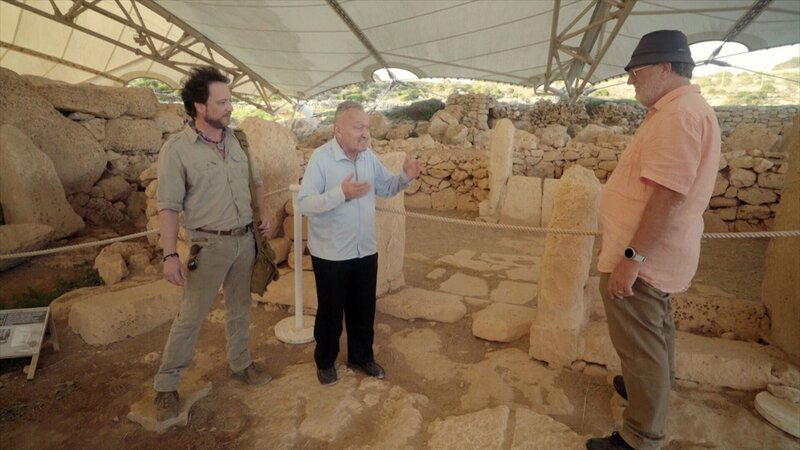 Giorgio Tsoukalos (l.) – Bild: HISTORY /​ A+E Networks