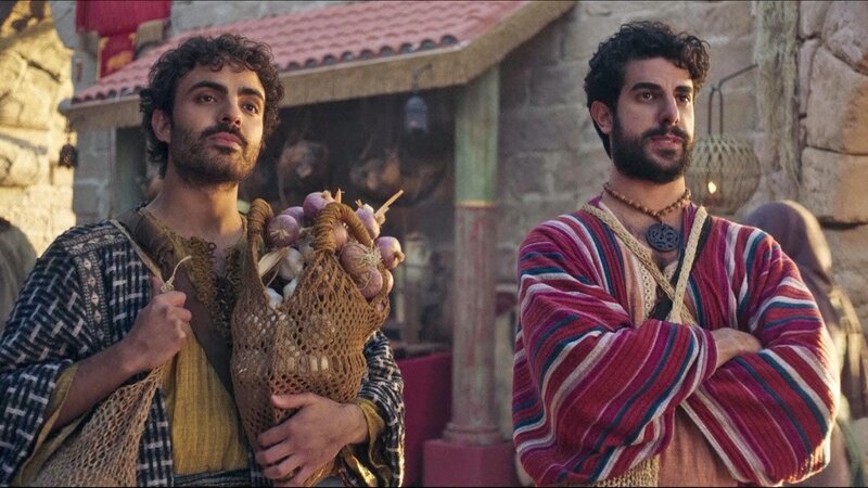 (v.l.) Nathanael (Austin Reed Alleman), Thomas (Joey Vahedi)  Verwendung nur in Verbindung mit der Programmkommunikation. Jede andere Nutzung ist untersagt.; (v.l.) Nathanael (Austin Reed Alleman), Thomas (Joey Vahedi)  Verwendung nur in Verbindung mit der Programmkommunikation. Jede andere Nutzung ist untersagt. – Bild: Bibel TV