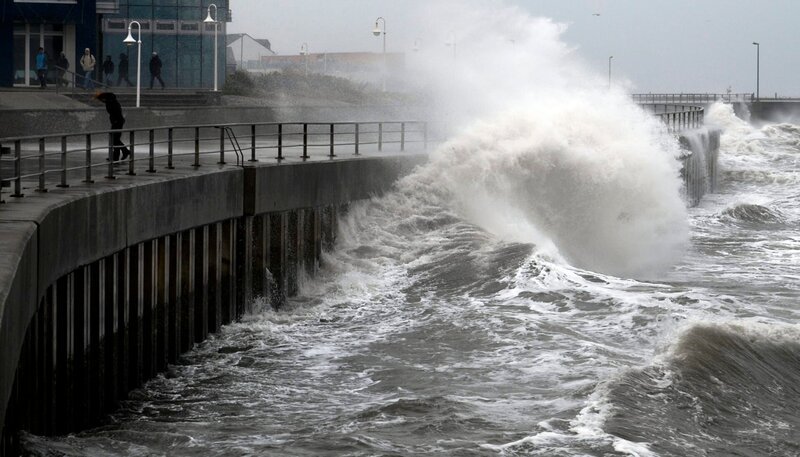 Unberechenbar: Im Herbst verwandeln Stürme die Nordsee in ein tosendes Meer. – Bild: NDR/​Annegret Walter & Robert Morgenstern