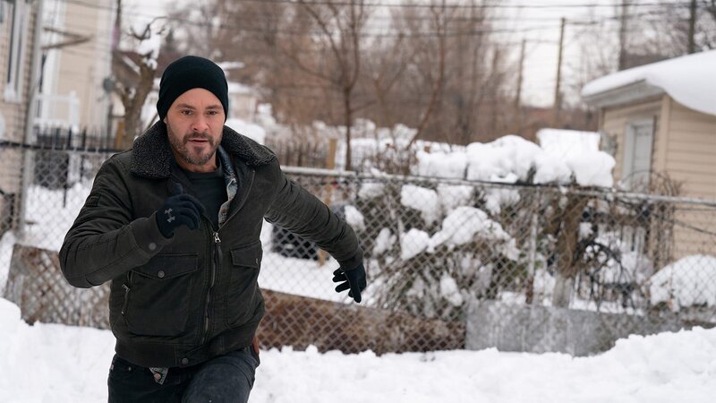 Adam Ruzek (Patrick John Flueger) – Bild: AXN