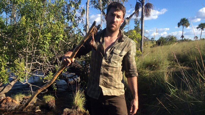 Jeff Zausch steht im Wasser in Jalapao. – Bild: Discovery Channel /​ Discovery Communications