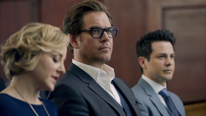 Jetzt wird sich zeigen, ob Bull (Michael Weatherly, M.), Marissa (Geneva Carr, l.) und Benny (Freddy Rodriguez, r.) tatsächlich die richtige Strategie verfolgen oder, ob sie vielleicht doch einen Fehler gemacht haben … – Bild: 2016 CBS Broadcasting, Inc. All Rights Reserved. /​ David M. Russell