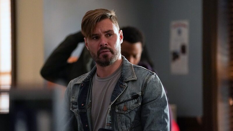 Adam Ruzek (Patrick John Flueger) – Bild: AXN